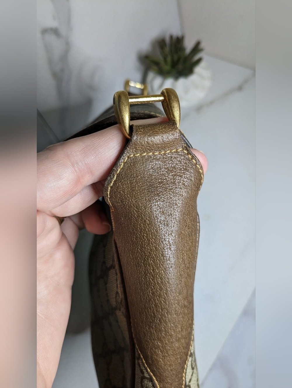 Gucci Vintage Crossbody Purse - Picture 9 of 12